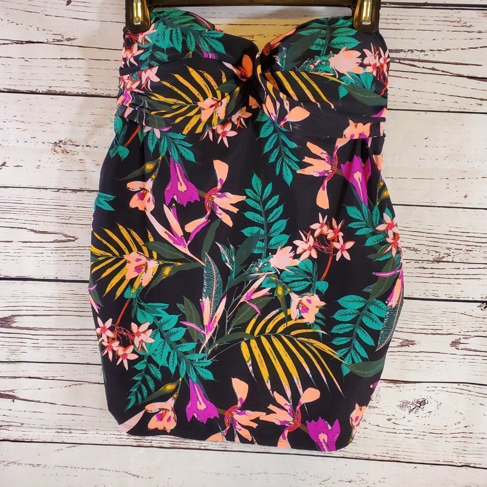 OLD NAVY Tankini Vibrant Floral Pattern Built in Bra Size Medium